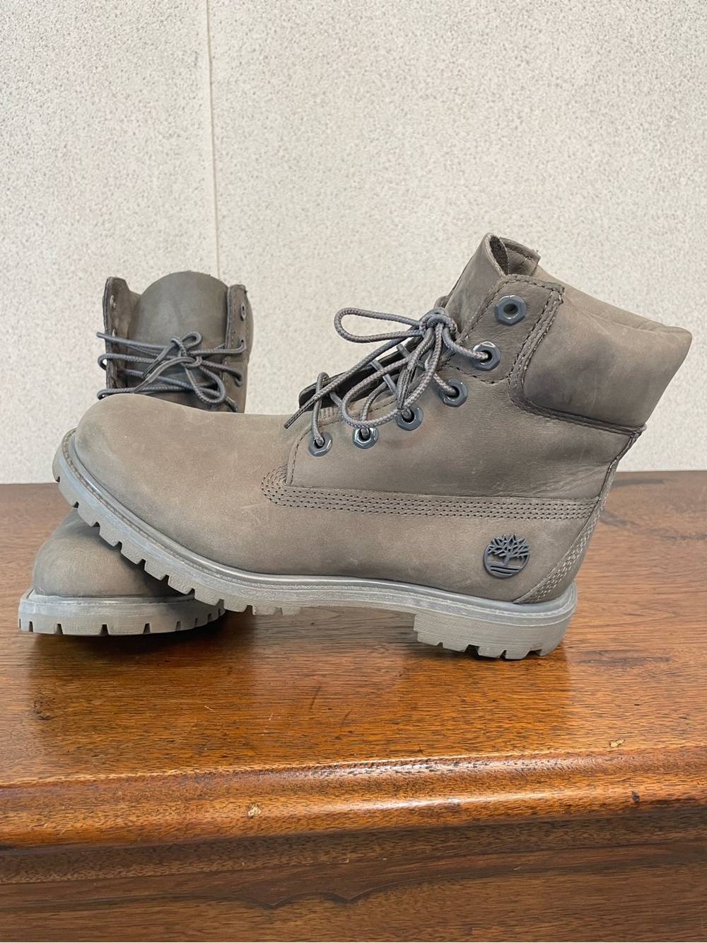 Timberland Women’s Taupe/Nubuck Lace-Up Primaloft Boots